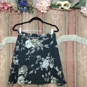 (35th & 10th) Floral Skirt Black & White -Sz: 11